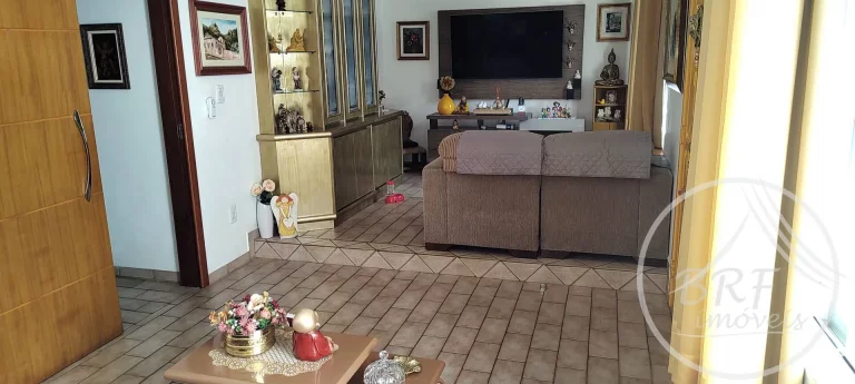 Imagem Vendo Casa Plana em Barreiros São José SC três dormitórios suíte, piscina.
