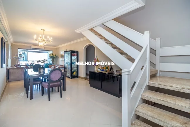 Imagem Cobertura Duplex com 4 Suítes á venda no centro de Balneário Camboriú.