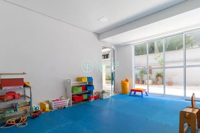 Imagem Oportunidade para reforma. Apartamento com 96m2, 2 dormitórios ( 2 suítes ) e 2 vagas na garagem. ...