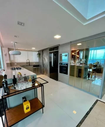 Imagem Cobertura Triplex frente mar com 7 suítes e 6 vagas de garagem em Balneário Camboriú