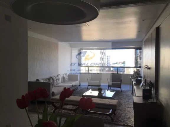 Imagem Vendo Apartamento com 125m², 3 quartos s/ 1 suíte, sala ampla integrada com a varanda e 2 vagas