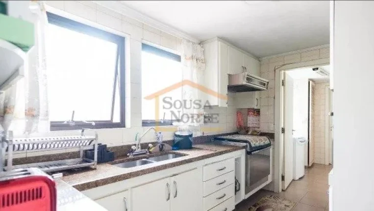 Imagem Excelente apartamento 230m², 4 dormitórios, sendo 4 suítes, closet, sala ampla com lareira, varan...