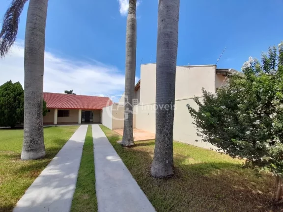 Casa a Venda com Localização Privilegiada. Ótima Para Investidores.!!