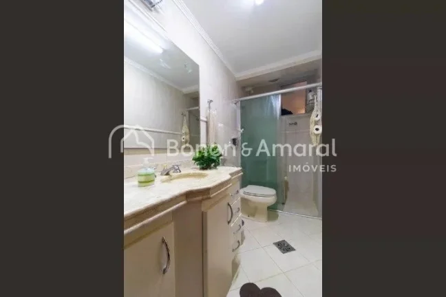 Imagem Aconchegante imóvel à venda com 3 quartos, sendo 1 suíte, e 2 banheiros.
Ideal para quem busca co...