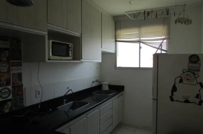 Imagem Apto mobiliado com sala , cozinha com armarios, cock top, geladeira, microondas, área de serv. wc s...