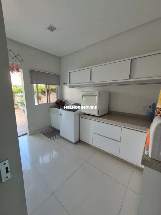 Imagem Sobrado Alto Padrão á venda com 3 suítes localizado em Tijucas - SC