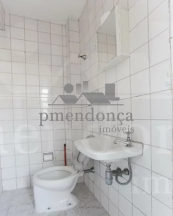 Imagem Apartamento com living para 02 ambientes com piso laminado, 02 dormitórios, banheiro, dependência ...