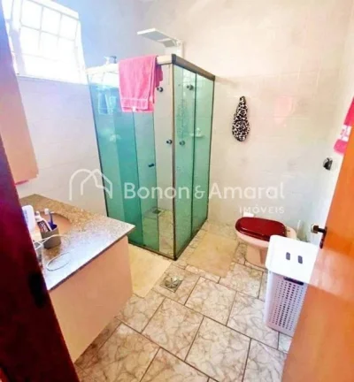 Imagem Linda casa térrea a venda, localizada em uma bela avenida arborizada da Cidade Universitária, pró...