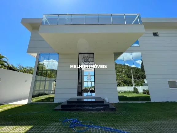 Imagem Casa Alto Padrão Frente Mar Mobiliada, Equipada com 06 Suítes sendo 01 Máster à Venda localizado no Estaleiro de Balneário Camboriú.