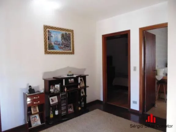 Imagem Casa a venda com 03 quartos na Região do Portal de Campos do Jordão.