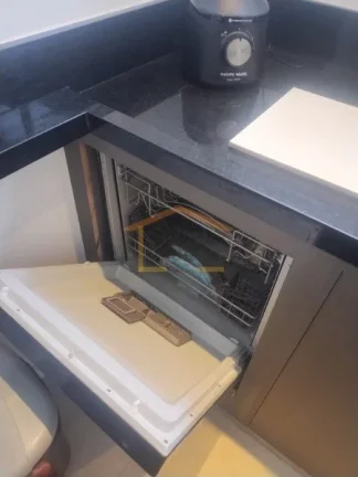 Imagem Apartamento de 87m², reformado, com 2 dormitórios, sendo 1 suite, muito iluminado e arejado. 
Elé...