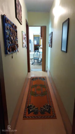 Imagem Maravilhosa casa térrea com dois dormitórios sendo uma suíte e duas vagas cobertas