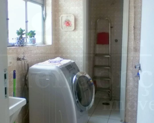 Imagem Apartamento com living para 03 ambientes, pisos de tacos, 03 dormitórios , banheiro social , cozinh...