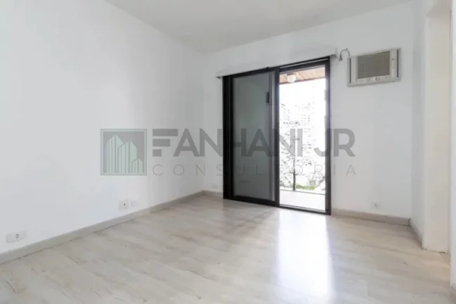 Imagem Venha conhecer este incrível apartamento com 3 quartos e 4 banheiros para alugar, com 225m² de pura sofisticação e conforto! Recentemente reformado,