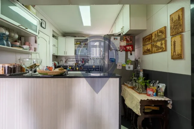 Imagem Apartamento à venda na Aclimação, São Paulo-SP: 3 quartos, 1 suíte, 2 salas, 2 banheiros, 1 vaga de garagem, 83m². Venha conferir!