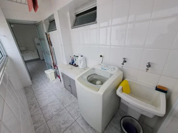 Imagem APARTAMENTO AMPLO, 3 DORMITÓRIOS, 1 QUADRA DA PRAIA, PROXIMO DO MORRO DA RAPINA NO GUARUJÁ