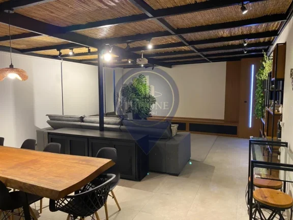 Imagem Cobertura de Luxo à Venda em São Paulo-SP, no Bairro Sumaré: 3 Quartos, 1 Suíte, 4 Banheiros, 3 Vagas, 240m²!