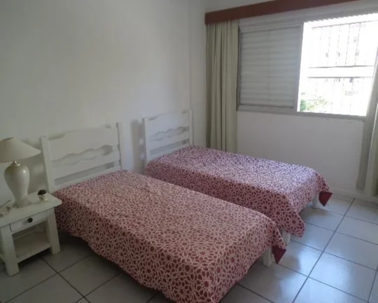 Imagem Apartamento à venda no Guarujá na Praia das Pitangueiras.