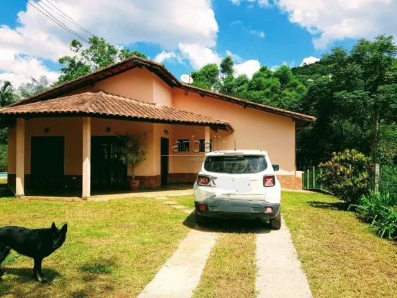 Chácara de Médio Padrão em São Lourenço da Serra, localizada em bairro nobre a 2km da Praça Ce...