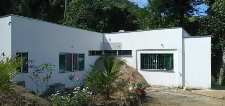 Imagem Área para Venda em Ubatuba / SP no bairro Ubatumirim