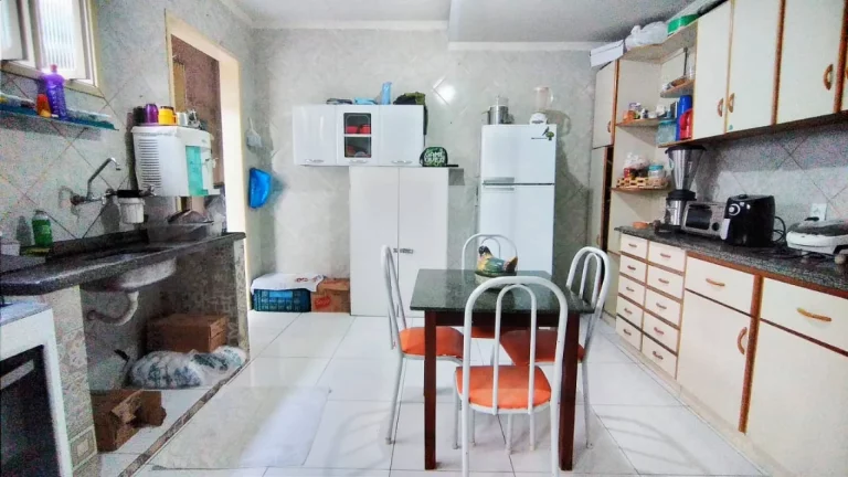 Imagem Casa no Getúlio Vargas - 2/4, Suíte, 2Wc, 145m², 2 Vagas - Confira!