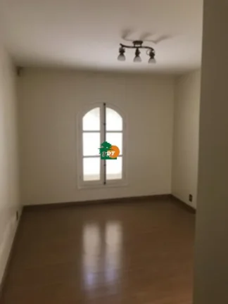 Imagem Casa para Venda em São Roque, Jardim Meny, 4 dormitórios, 1 suíte, 1 banheiro, 4 vagas
