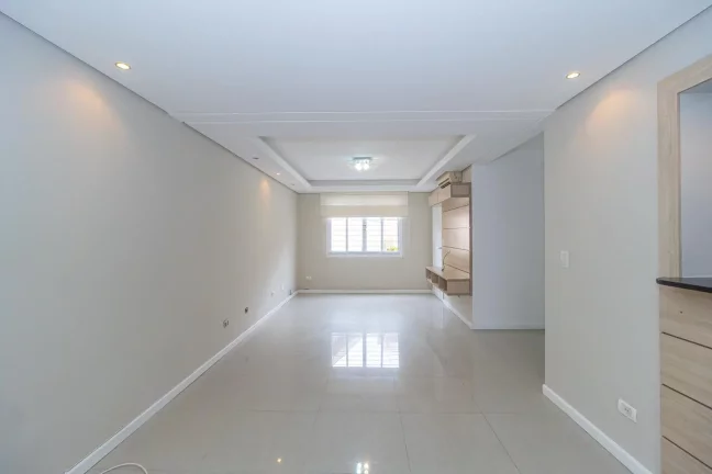 Imagem Sobrado de 3 quartos no bairro Campo Comprido