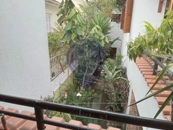 Imagem Casa à venda na Vila Mariana, São Paulo-SP: 3 quartos, 1 suíte, 3 salas, 3 banheiros, 2 vagas de garagem, 125m²! Venha conhecer!