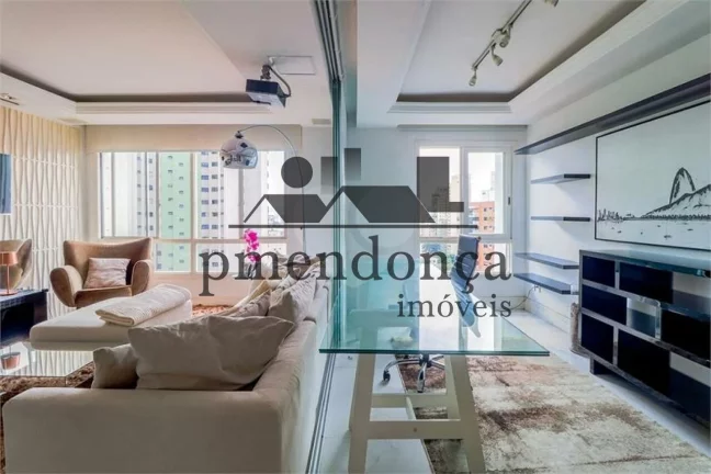 Imagem Apartamento em andar alto, totalmente reformado, em Perdizes com 84m²