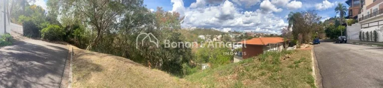 Imagem O lote tem 618 m² em declive, localizado ao lado da mata, garantindo contato direto com a natureza,...