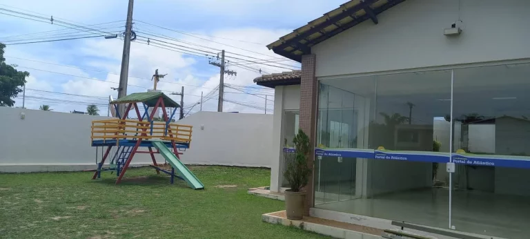 Imagem Portal do Atlântico - Casa 4/4 com Área de Lazer e 2 Vagas de Garagem