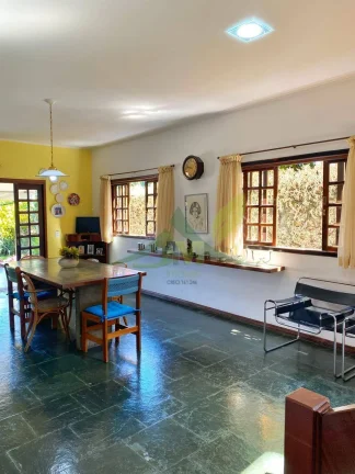 Imagem Casa Espaçosa e Aconchegante à Venda no Bairro Loanda, Atibaia/SP