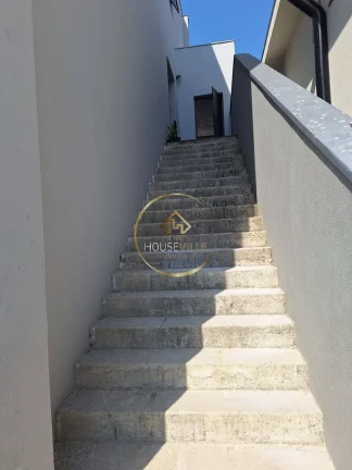 Imagem Casa Sobrado, 4 Dormitórios(sendo 1 suíte),367m², Condomínio Verana.