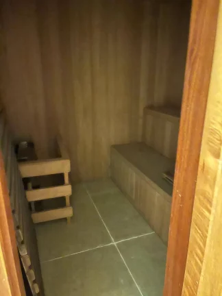Imagem Vendo esta luxuosa casa no bairro Conego . Nova Friburgo.