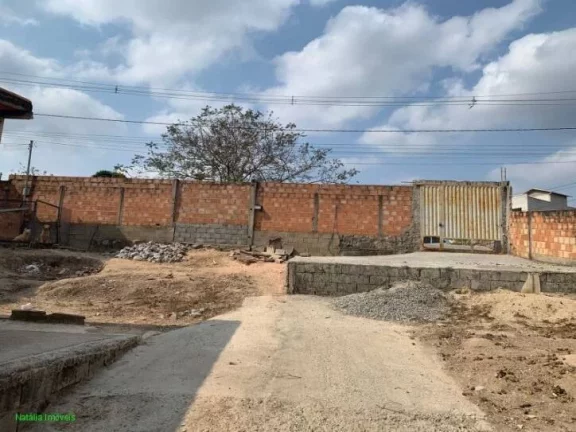 Imagem *CASA EM LOTE 360 M²
*CONSTITUÍDA POR 1 QUARTO, SALA, COZINHA, BANHEIRO, ÁREA DE SERVIÇO, VARAND...