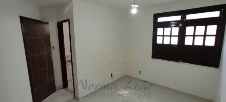 Imagem Casa Duplex em via Pública à venda na Coroa do Meio, próximo à Orla em Aracaju, Sergipe/SE.