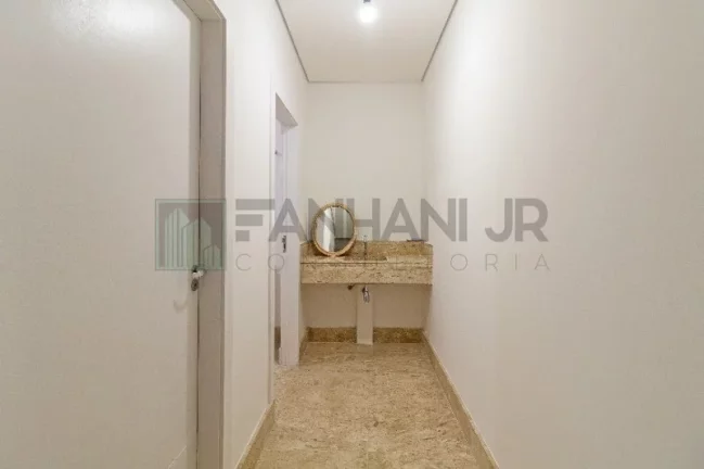 Imagem Imóvel comercial de prestígio no coração do Jardim Paulista: 10 salas, 10 banheiros, 700m² em São Paulo-SP!