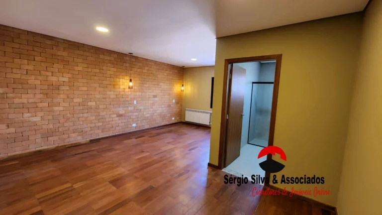 Imagem Casa Espetacular Para Venda em Condomínio Alto Padrão em Campos do Jordão.