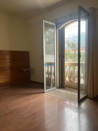 Imagem Venda e Locação: Sobrado em Santo Amaro, 150m², 3 Suítes
