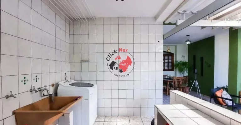 Imagem Sobrado com Piscina à Venda no Bairro Independência – Espaço, Lazer e Conforto para Sua Família!
