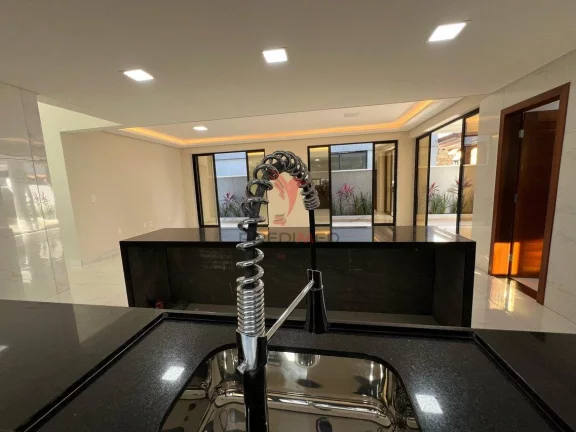 Imagem Casa Alto Padrão NOVA em Condomínio Fechado