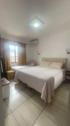 Imagem Casa com 2 dormitórios sendo 1 suíte e 2 vagas - Aventureiro | Joinville/SC
