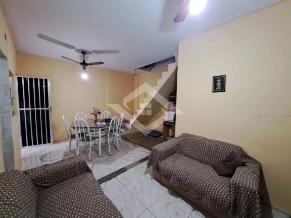 Imagem Casa Triplex de Vila em Bento Ribeiro