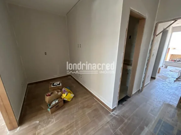 Imagem Sobrado moderno no Cond. Morada das Flores com 3 dormitórios (1 suíte), 2 vagas, 143m² construídos em terreno de 128m². Entrega prevista para dezembro.