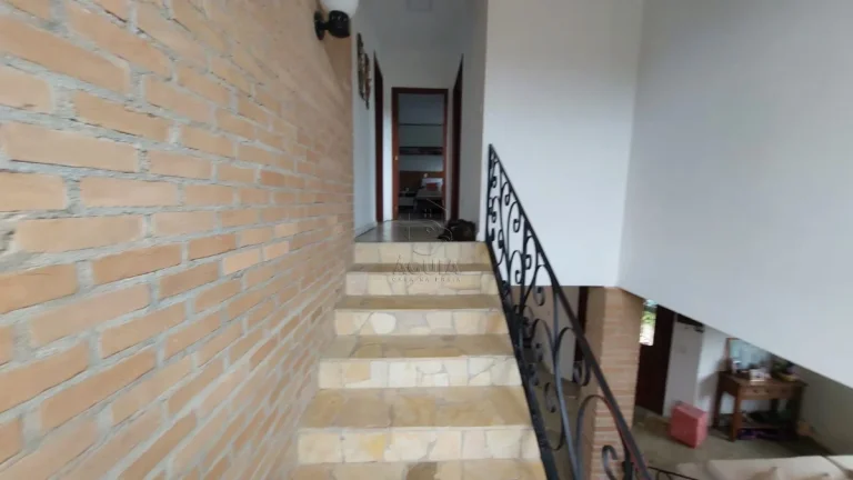 Imagem Casa em condomínio com segurança 24 horas localizado no Horto