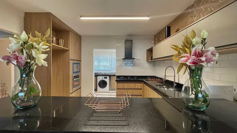 Imagem Apartamento Finamente Decorado na Riviera, a 150 metros da praia.