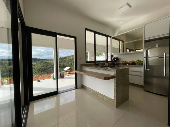 Imagem Vale dos Lagos - Casa 04 Dormitórios sendo 02 suítes - Vista livre