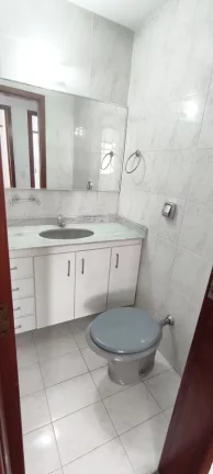 Imagem Apartamento para Venda em Nova Friburgo, Centro, 3 dormitórios, 1 suíte, 3 banheiros, 1