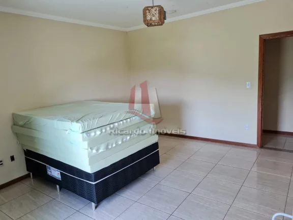 Imagem Casa Duplex c/ 4 Quartos p/ Locação, 250m² - Peró