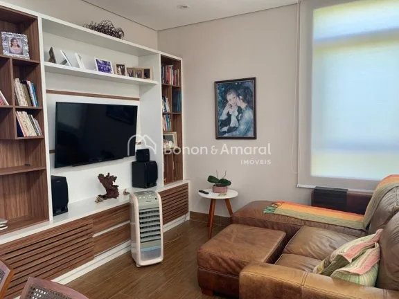 Imagem Casa térrea com sala de estar, sala de tv, lavabo, sala de jantar integrada à cozinha planejada e ...